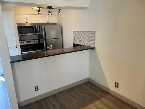 $975 | 2800 Douglas Avenue, Unit 317, Dallas, TX 75219