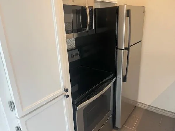 $975 | 2800 Douglas Avenue, Unit 317, Dallas, TX 75219