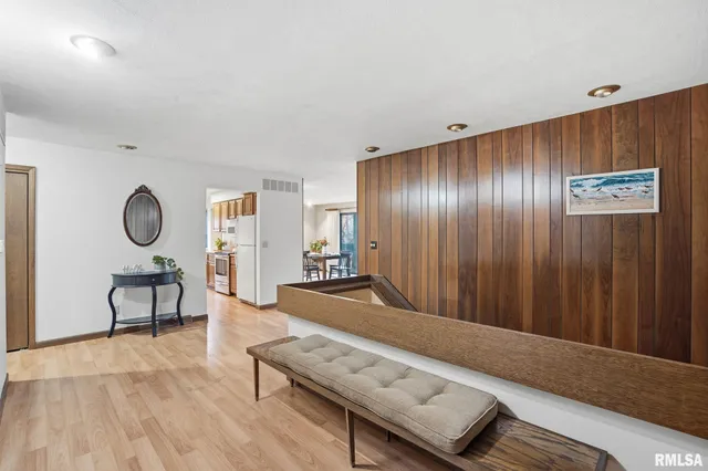 $164,500 | 2200 36th Street, Unit 3C, Rock Island, IL 61201