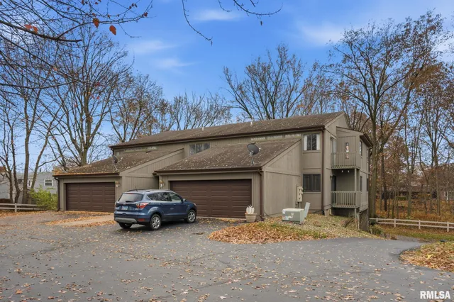 $164,500 | 2200 36th Street, Unit 3C, Rock Island, IL 61201