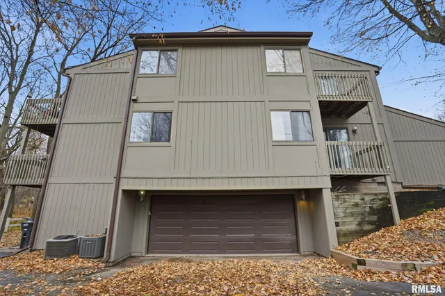 $164,500 | 2200 36th Street, Unit 3C, Rock Island, IL 61201