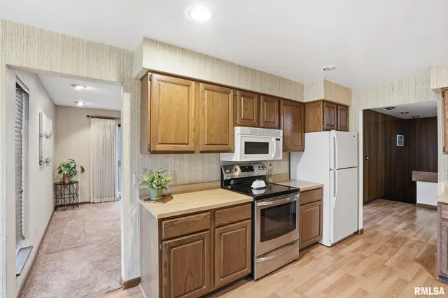 $164,500 | 2200 36th Street, Unit 3C, Rock Island, IL 61201