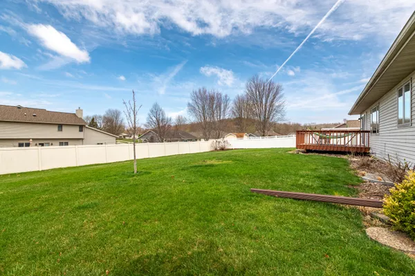 $469,900 | 2205 Greenview Lane, Onalaska, WI 54650
