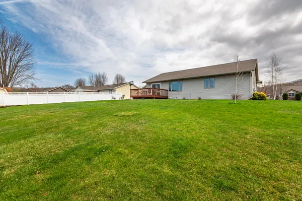 $469,900 | 2205 Greenview Lane, Onalaska, WI 54650