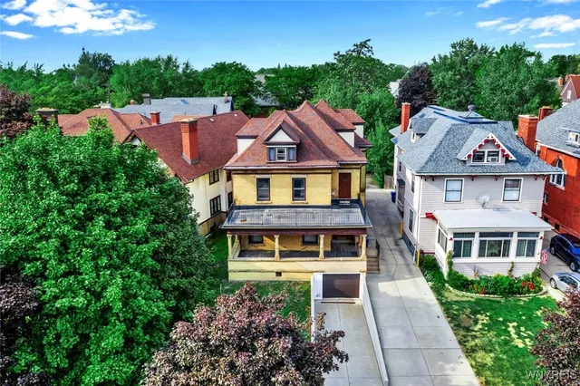 $2,100 | 522 West Ferry Street, Unit 1, Buffalo, NY 14222