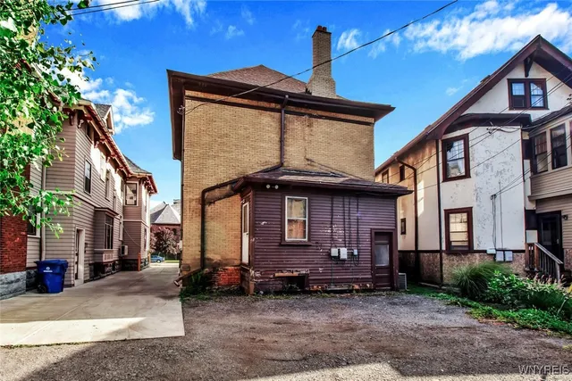 $2,100 | 522 West Ferry Street, Unit 1, Buffalo, NY 14222