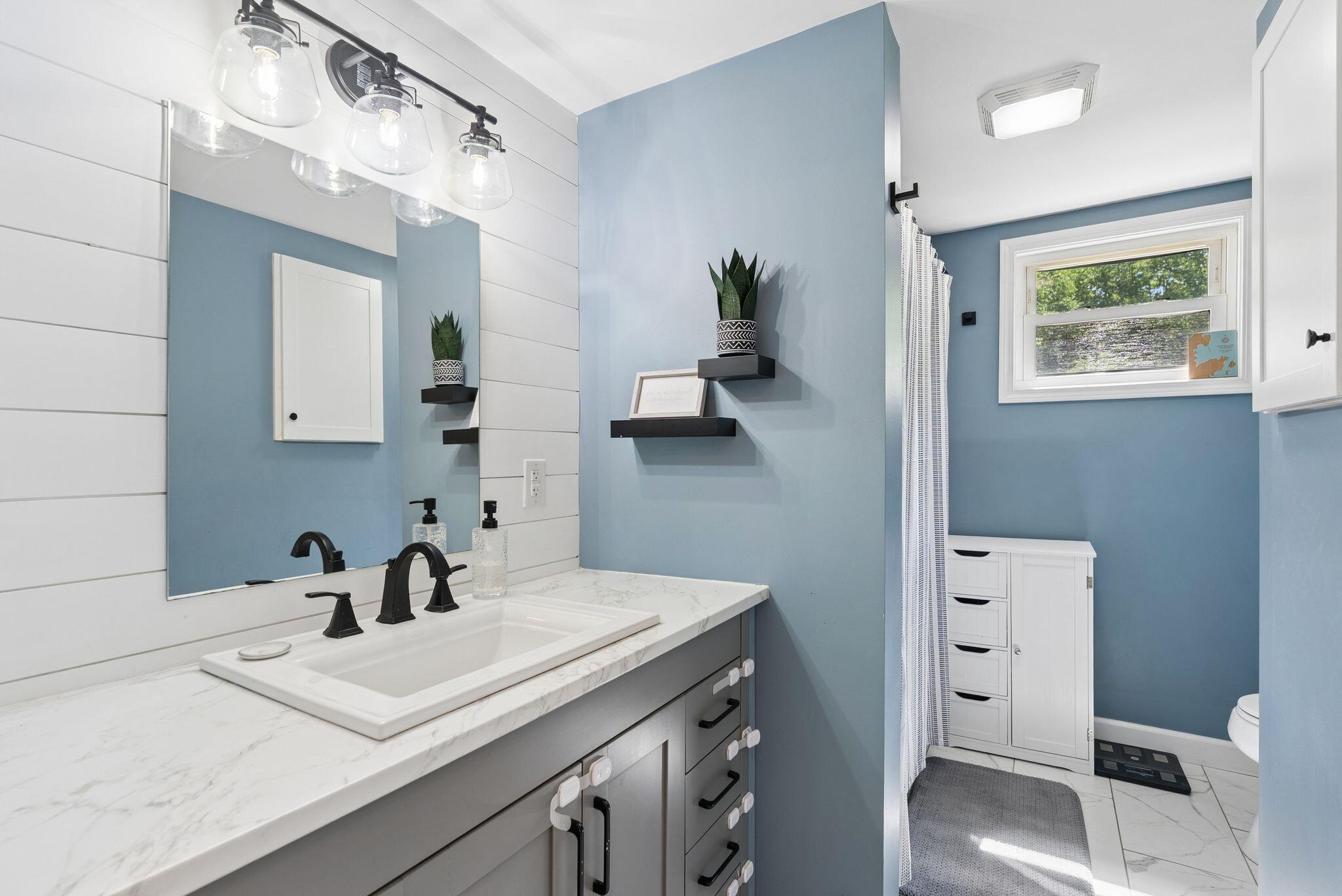 8 Larrabee Farm Road Scarborough, ME 04074 - Photo 19 of 37 Bathroom