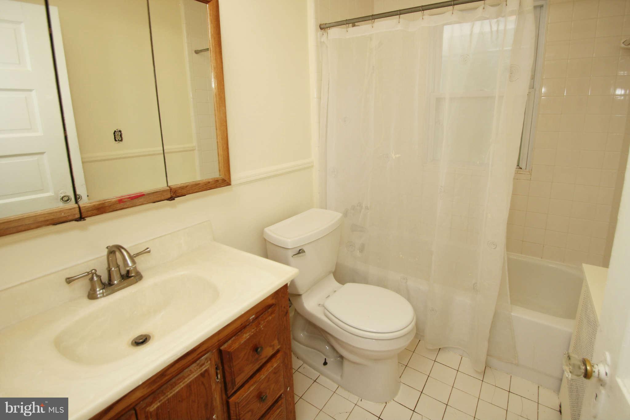 1812 Powder Mill Road Silver Spring, MD 20903 - Photo 12 of 23 Main level full bath
