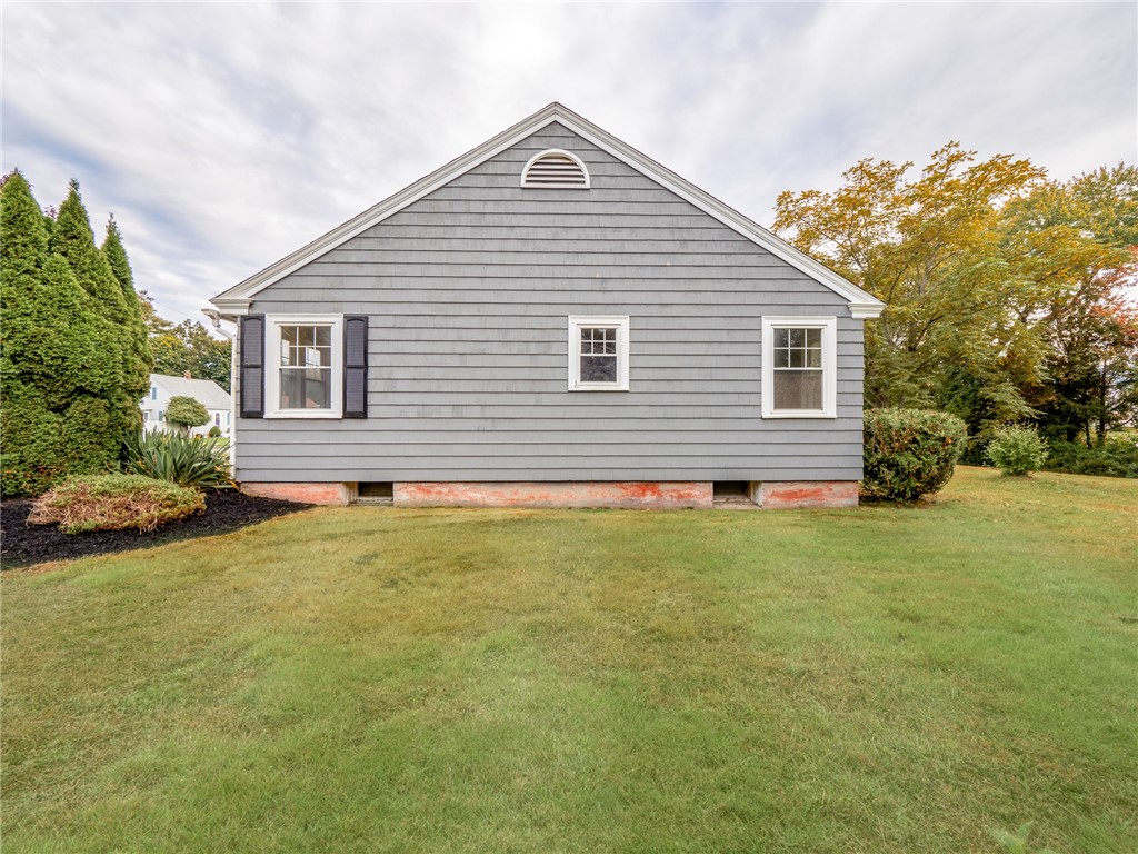 18 Lowell Street Coventry, RI 02816 - Photo 13 of 45