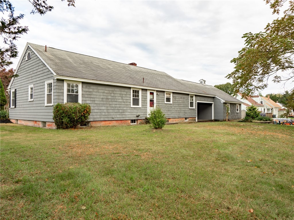 18 Lowell Street Coventry, RI 02816 - Photo 14 of 45