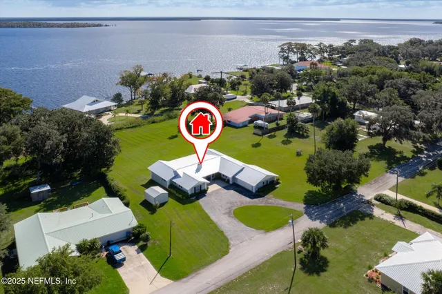 a view of outdoor space and garden