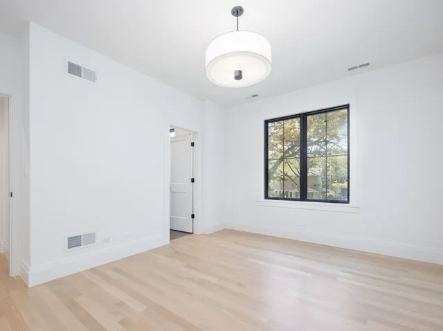 $2,849,000 | 410 Prairie Avenue, Wilmette, IL 60091