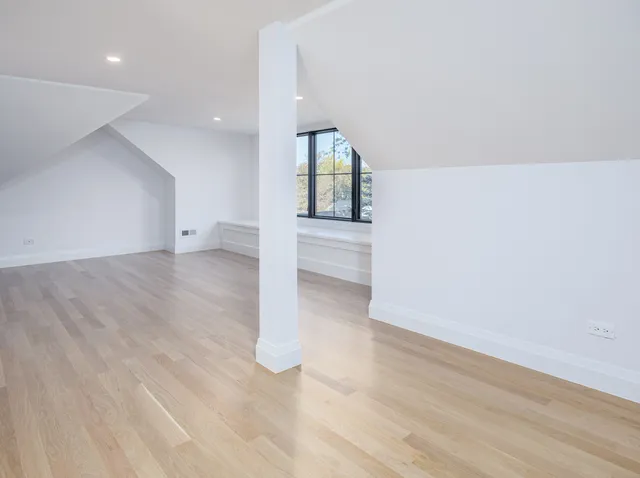 $2,849,000 | 410 Prairie Avenue, Wilmette, IL 60091