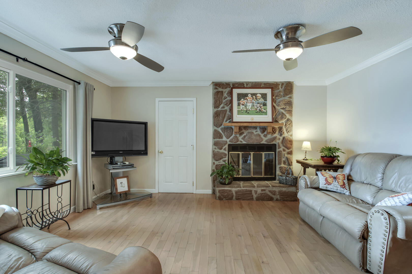 1286 Whites Creek Road Spring City, TN 37381 - Photo 7 of 40 07_WhitesCreekRoad_1286_Living02