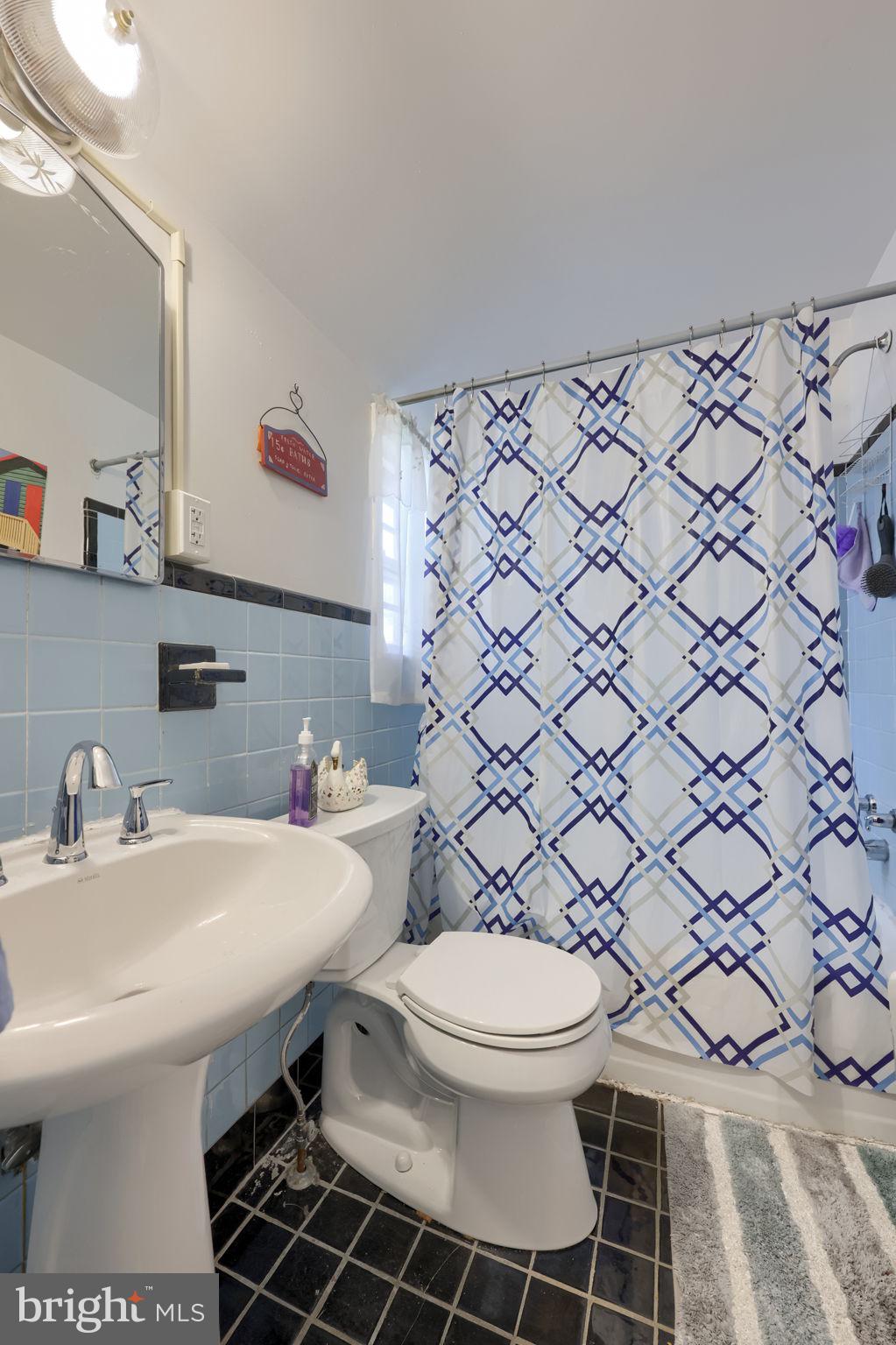 812 Brighton Avenue Reading, PA 19606 - Photo 27 of 33