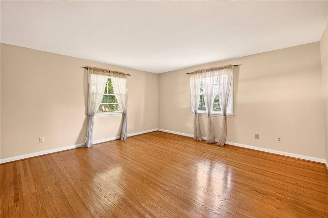 4 Countryside Road Perinton, NY 14450 - Photo 26 of 38 Second bedroom with 2 big closets!