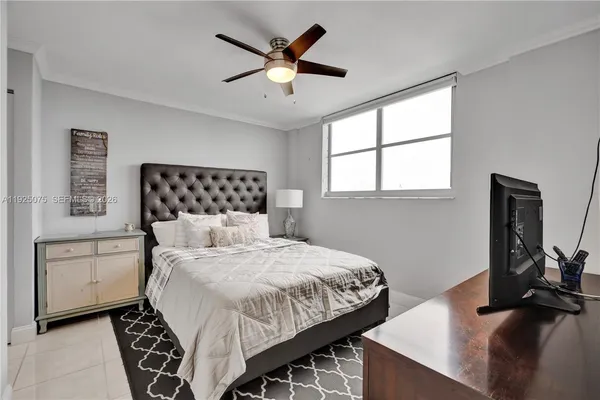 $3,900 | 9273 Collins Avenue, Unit 407, Surfside, FL 33154