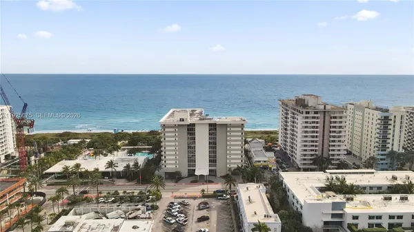 $3,900 | 9273 Collins Avenue, Unit 407, Surfside, FL 33154