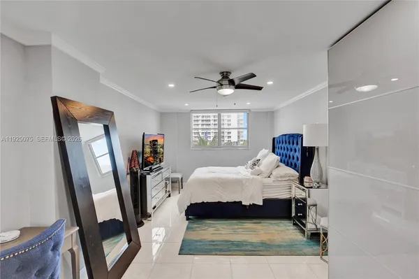 $3,900 | 9273 Collins Avenue, Unit 407, Surfside, FL 33154