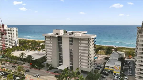 $3,900 | 9273 Collins Avenue, Unit 407, Surfside, FL 33154