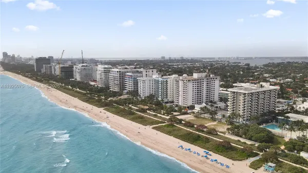 $3,900 | 9273 Collins Avenue, Unit 407, Surfside, FL 33154