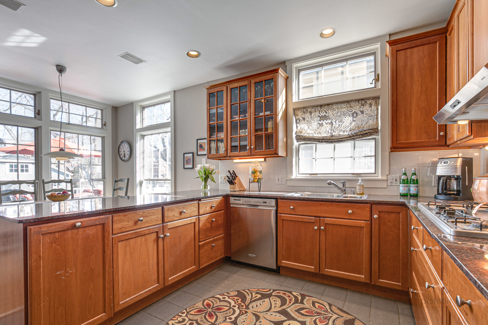 561 Elder Lane Winnetka, IL 60093 - Photo 9 of 30