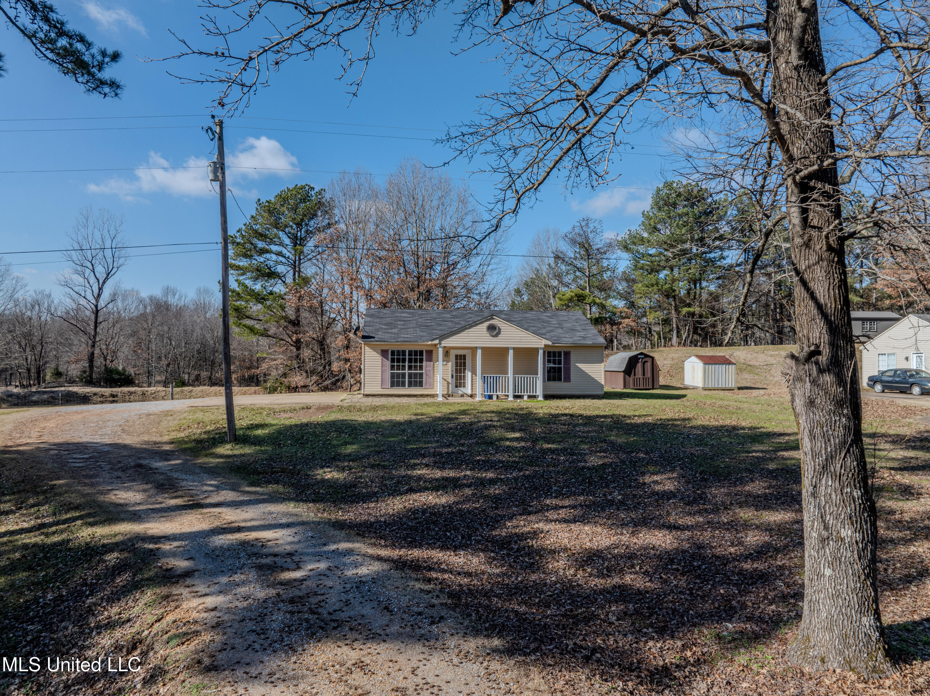 3305 North Robertson Road Nesbit, MS 38651 - Photo 2 of 36 robertson-16