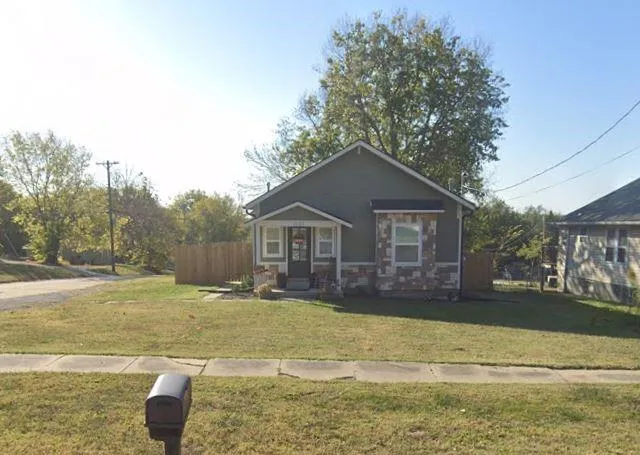 $180,000 | 1101 West Pacific Avenue, Osawatomie, KS 66064