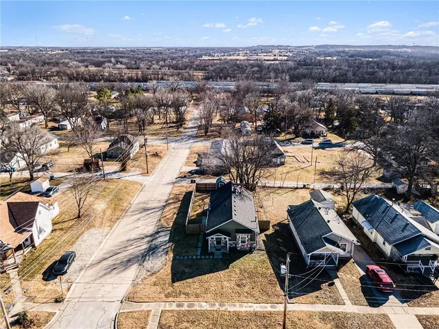 $180,000 | 1101 West Pacific Avenue, Osawatomie, KS 66064