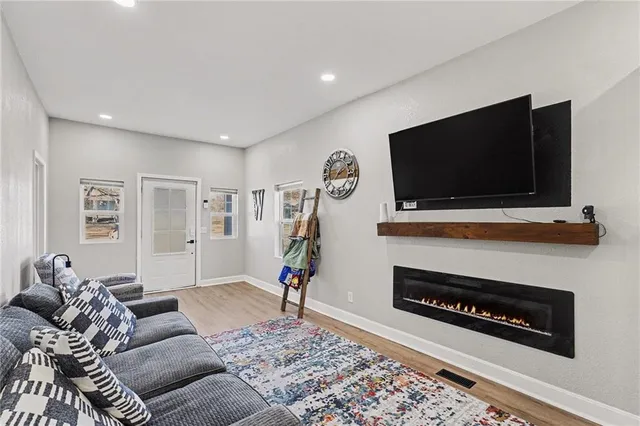 $180,000 | 1101 West Pacific Avenue, Osawatomie, KS 66064