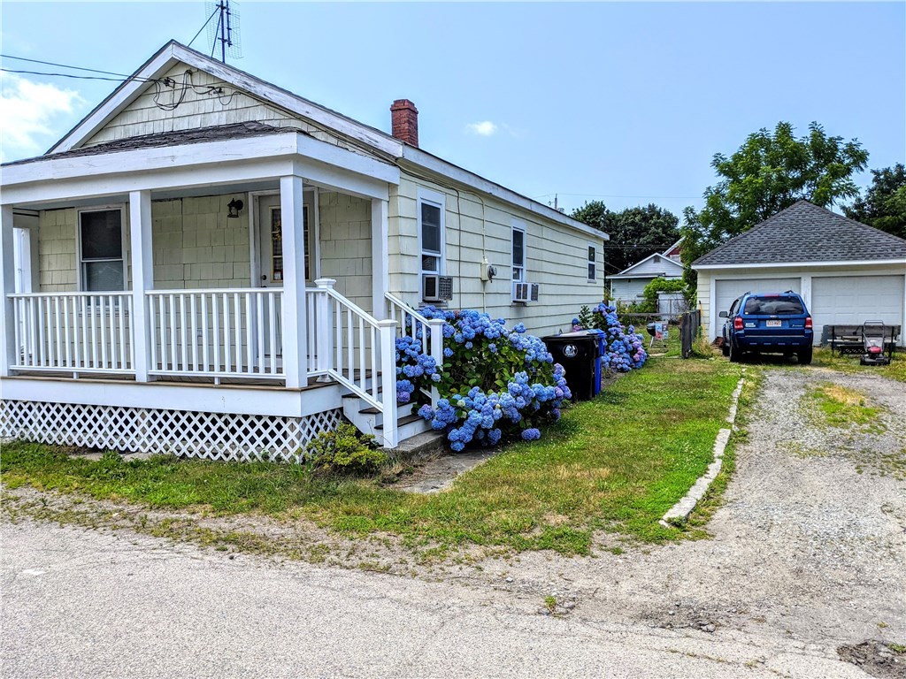 24 Riverside Street Portsmouth, RI 02871 - Photo 3 of 3 Gallery Image 3