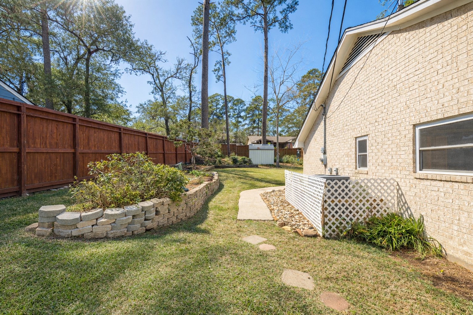 1616 Ave R Huntsville, TX 77340 - Photo 29 of 33