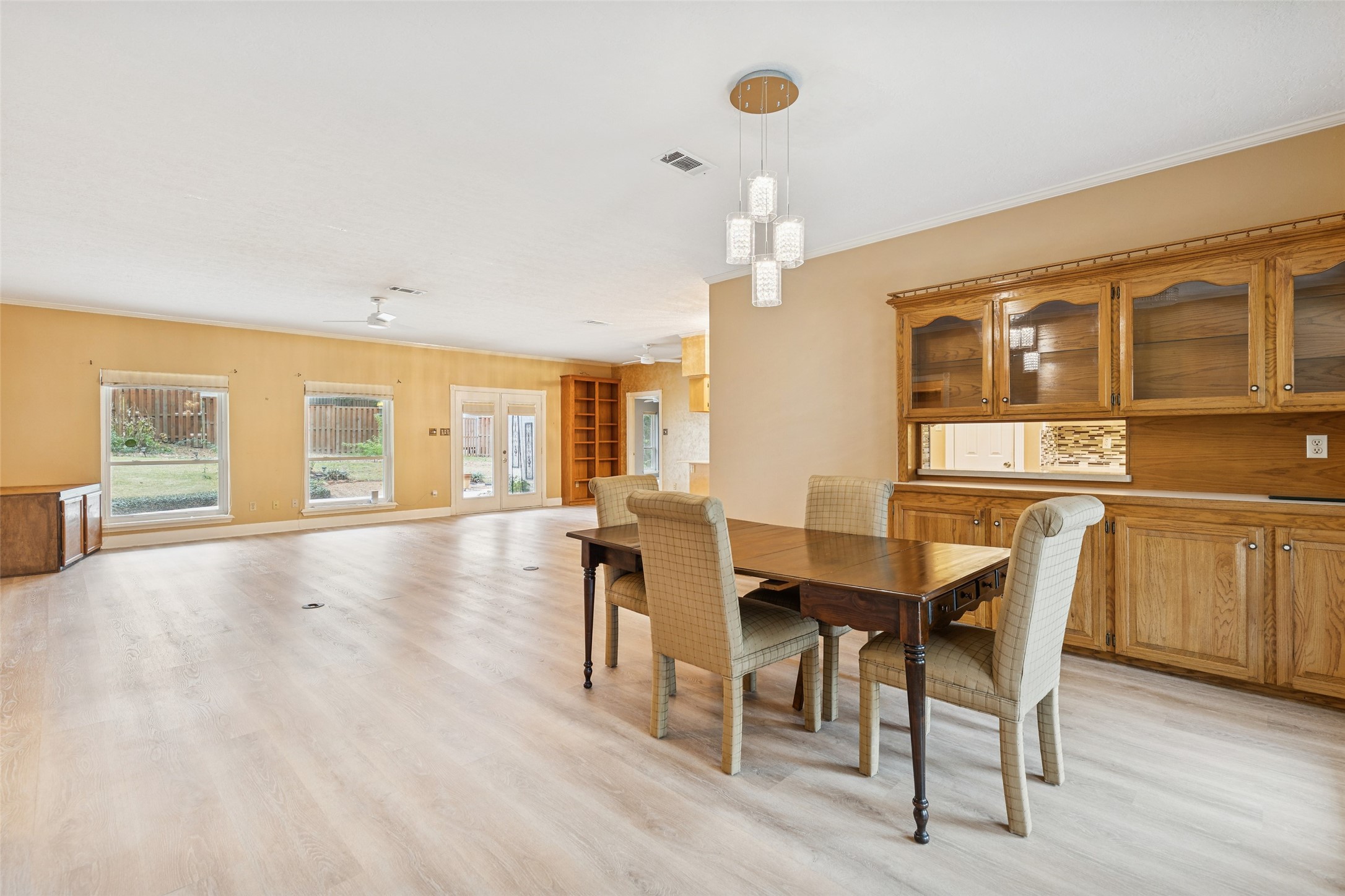 1616 Ave R Huntsville, TX 77340 - Photo 5 of 33