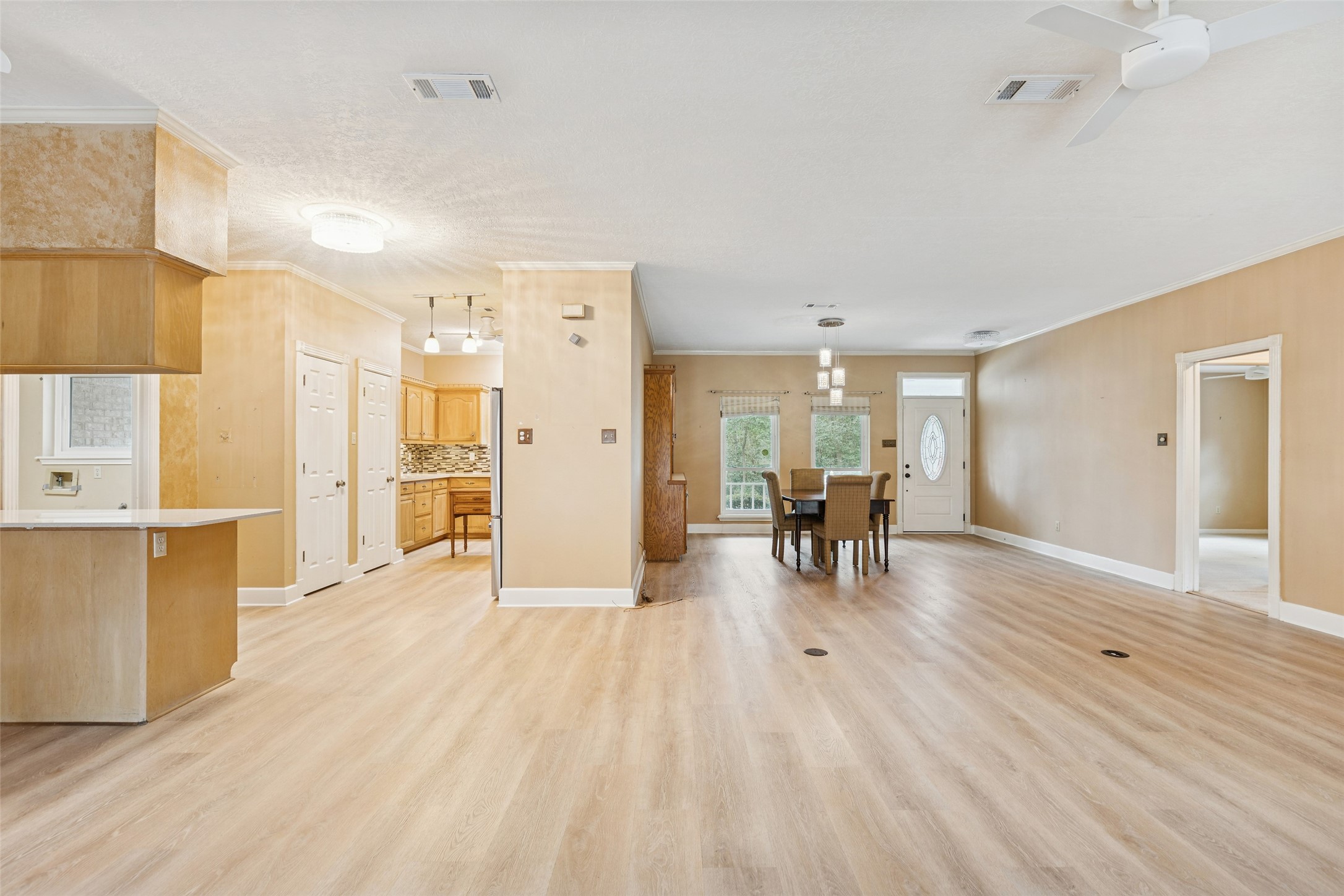 1616 Ave R Huntsville, TX 77340 - Photo 9 of 33