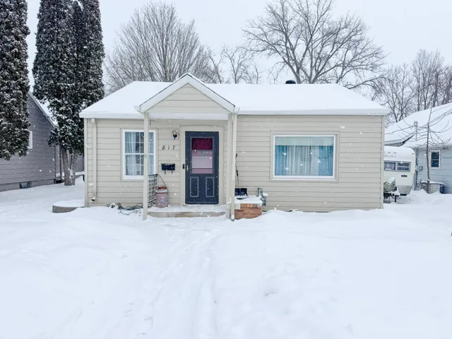 $149,900 | 817 South Whitford Street, Fergus Falls, MN 56537