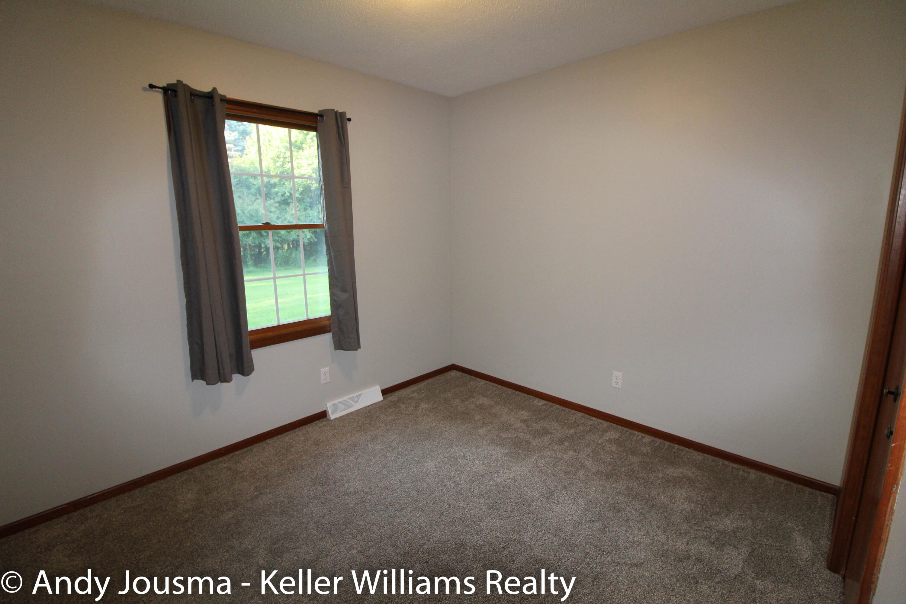 6068 Rocky Road Lowell, MI 49331 - Photo 18 of 40 Bedroom 3 (2)
