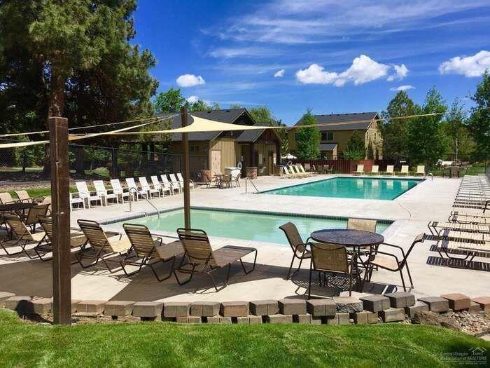 61276 Splendor Lane Bend, OR 97702 - Photo 39 of 40 SM Community Pool
