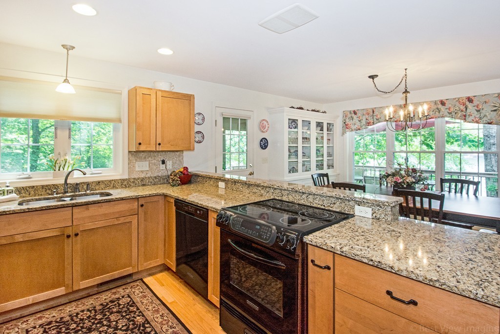 35 Bennetts Road Sturbridge, MA 01566 - Photo 6 of 30