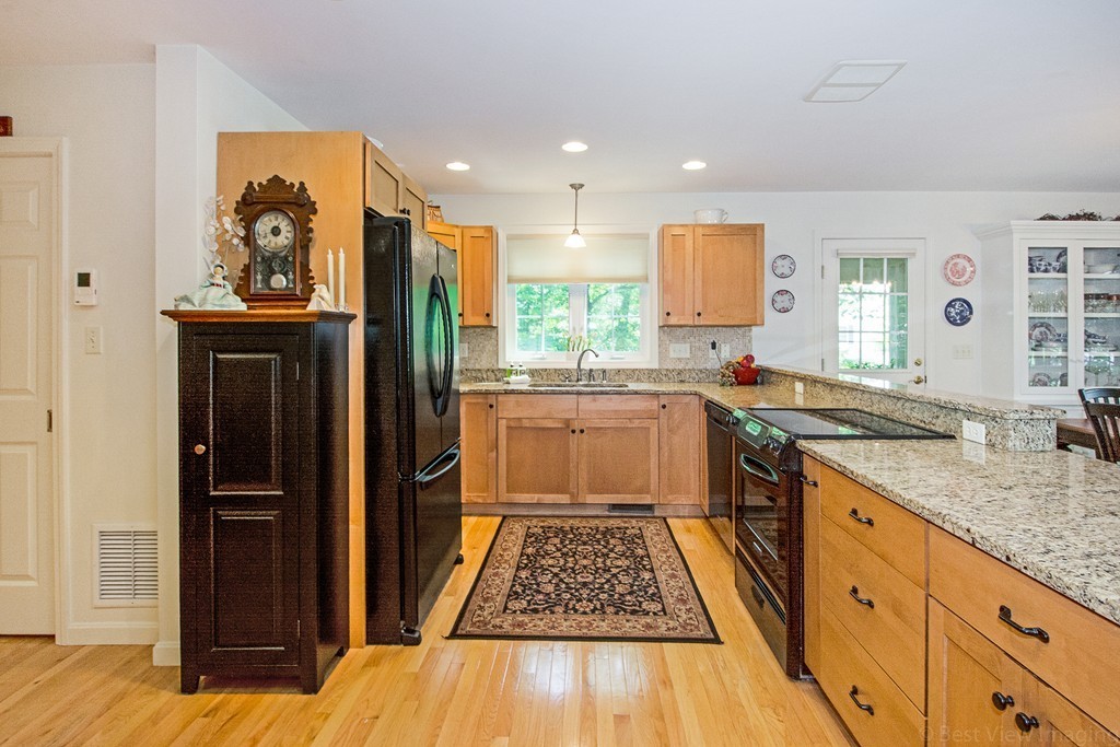 35 Bennetts Road Sturbridge, MA 01566 - Photo 7 of 30