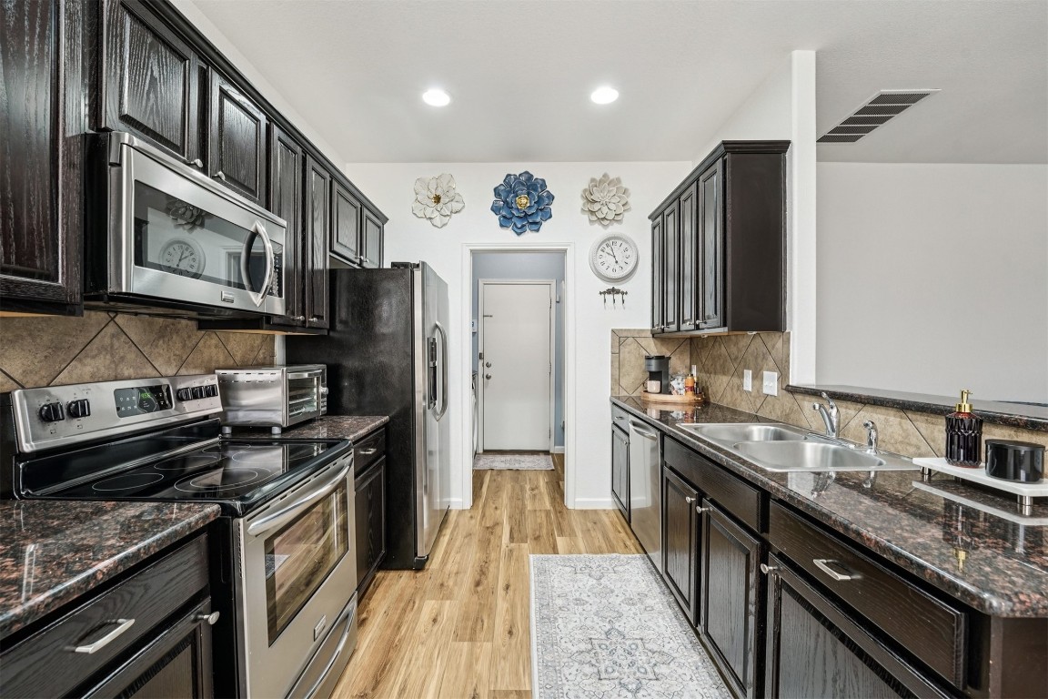 12211 Timber Arch Lane Manor, TX 78653 - Photo 8 of 25