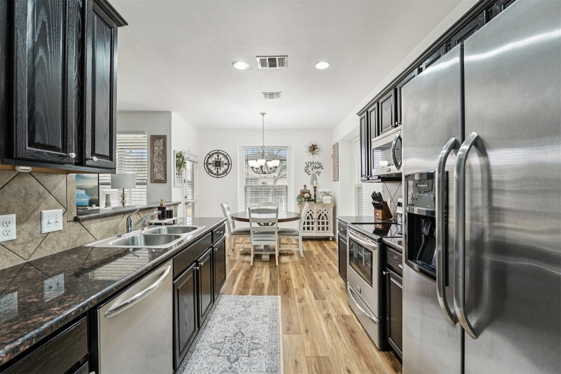 12211 Timber Arch Lane Manor, TX 78653 - Photo 9 of 25