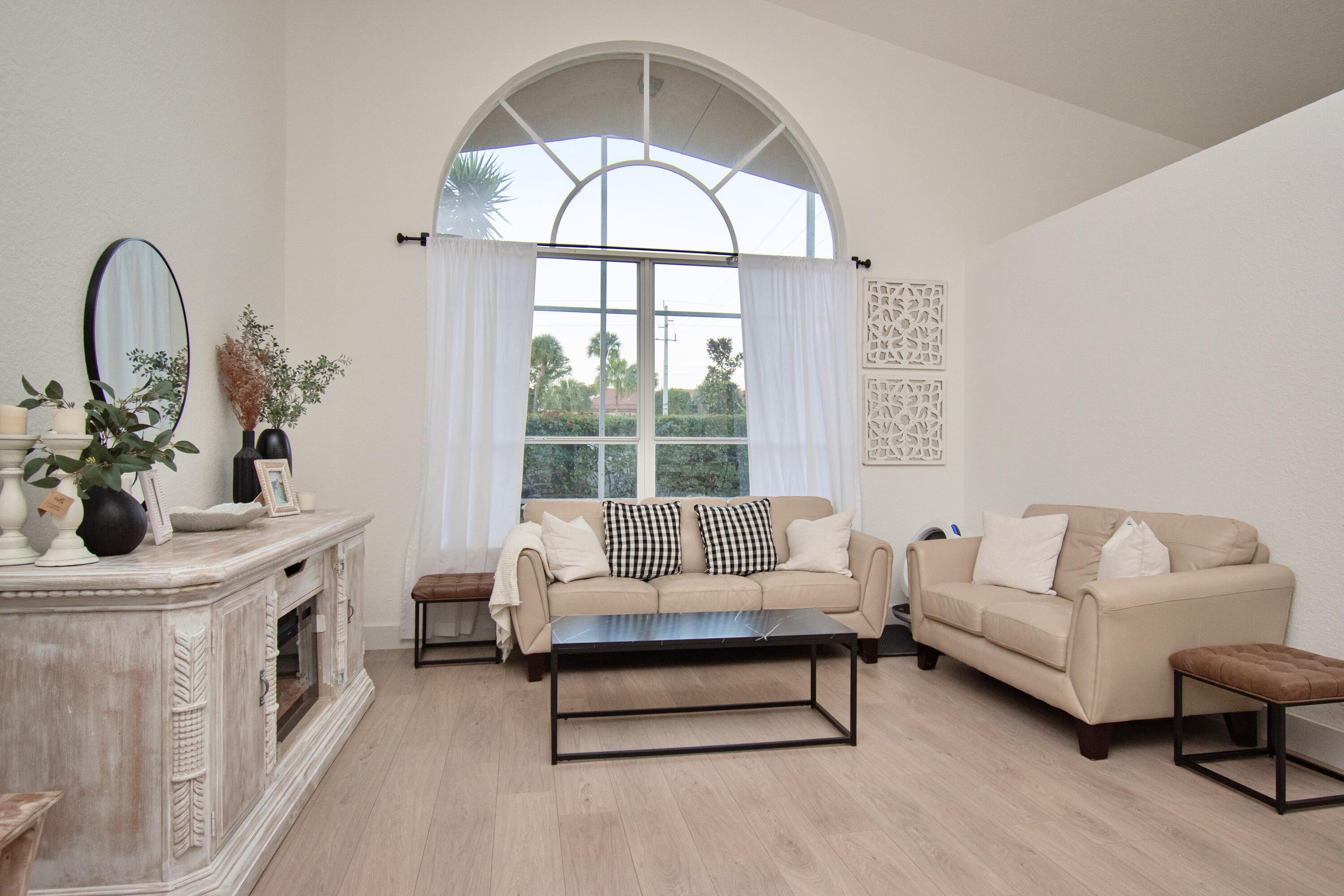 23254 Torre Circle Boca Raton, FL 33433 - Photo 5 of 37 44FB7182-33B1-4503-9AD7-7DBCABB366E8