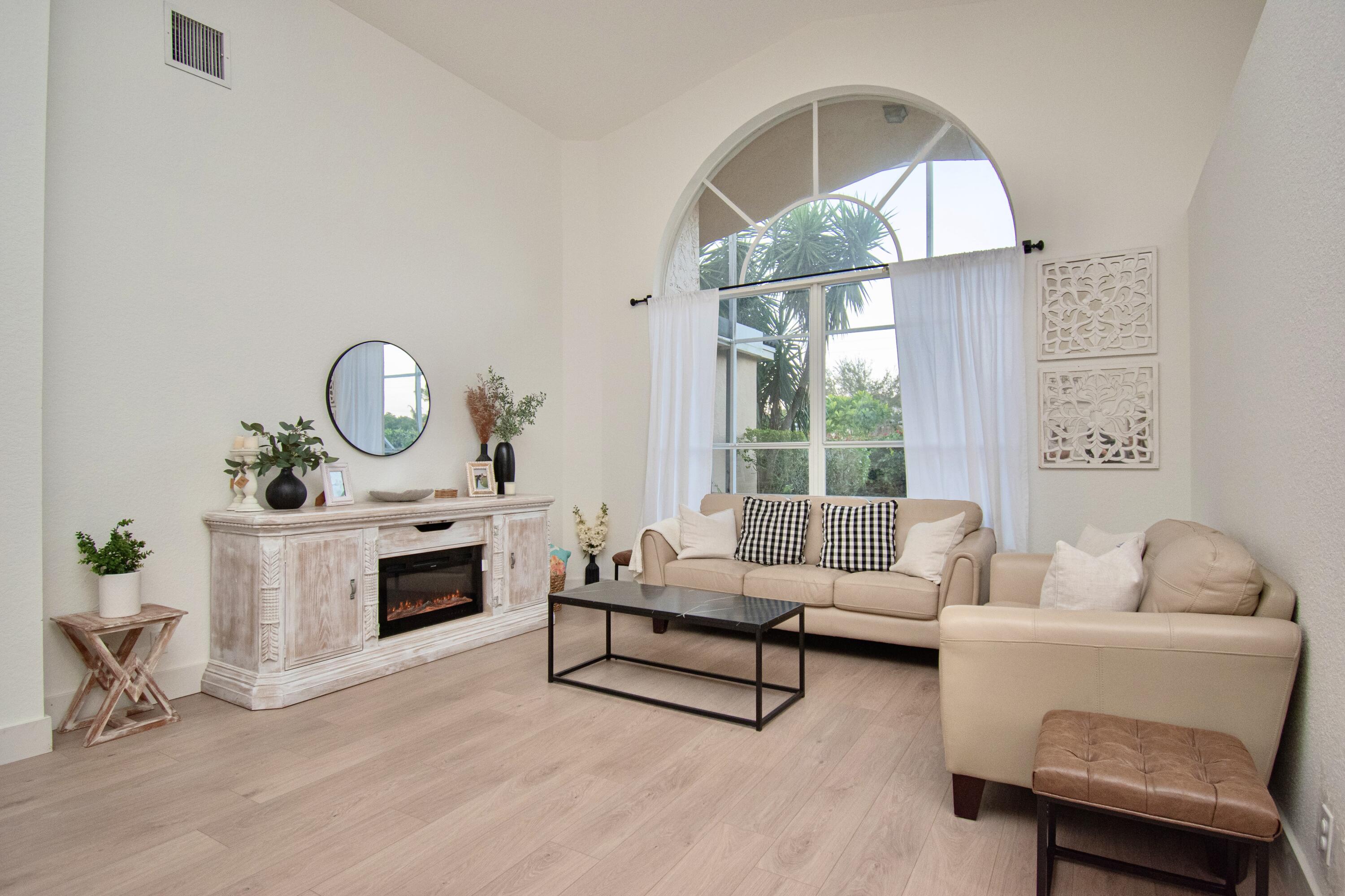 23254 Torre Circle Boca Raton, FL 33433 - Photo 6 of 37 2FBC8B6B-0A2B-4C91-B302-E5E9B21FD316