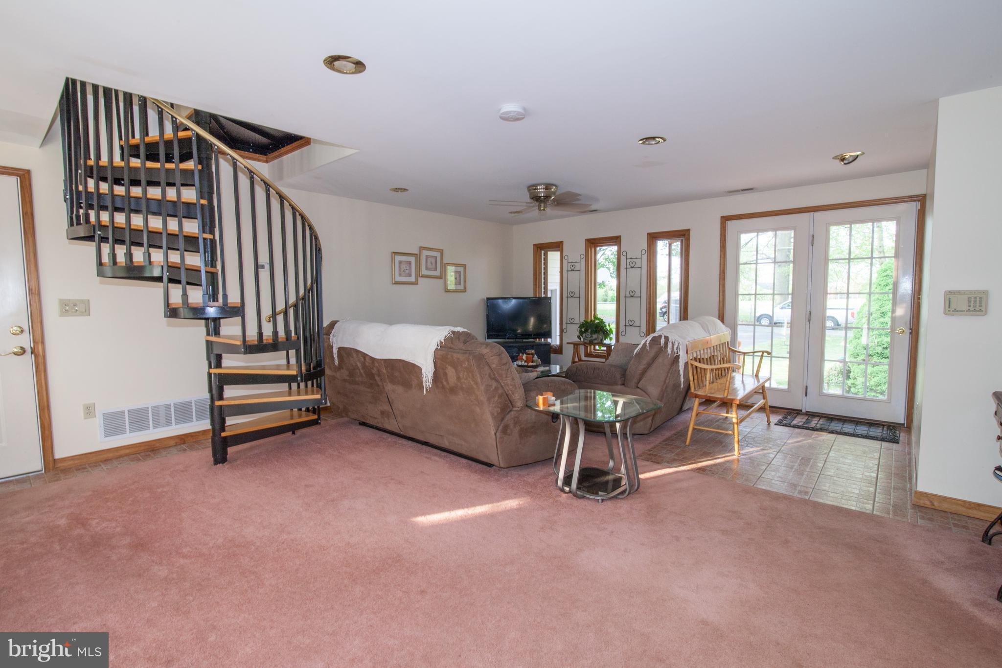 2215 School Road Darlington, MD 21034 - Photo 5 of 30 Family Room