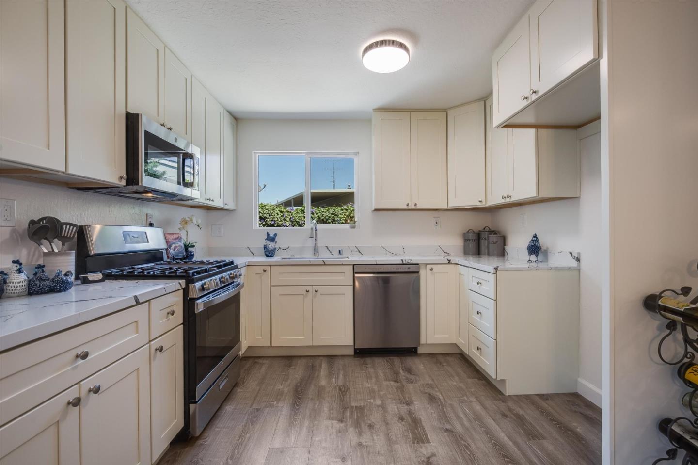 8240 Springdale Court Gilroy, CA 95020 - Photo 8 of 25