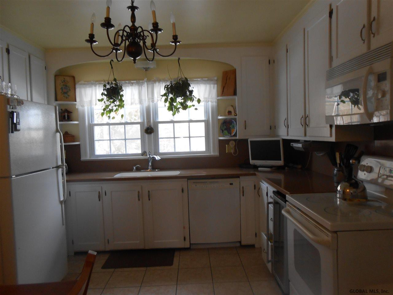 2654 Troy Road Niskayuna, NY 12309 - Photo 11 of 26 Photo 11