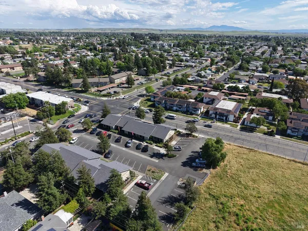 $1,300,000 | 690 East Tabor Avenue, Fairfield, CA 94533