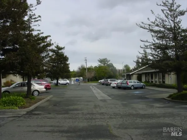 $1,300,000 | 690 East Tabor Avenue, Fairfield, CA 94533