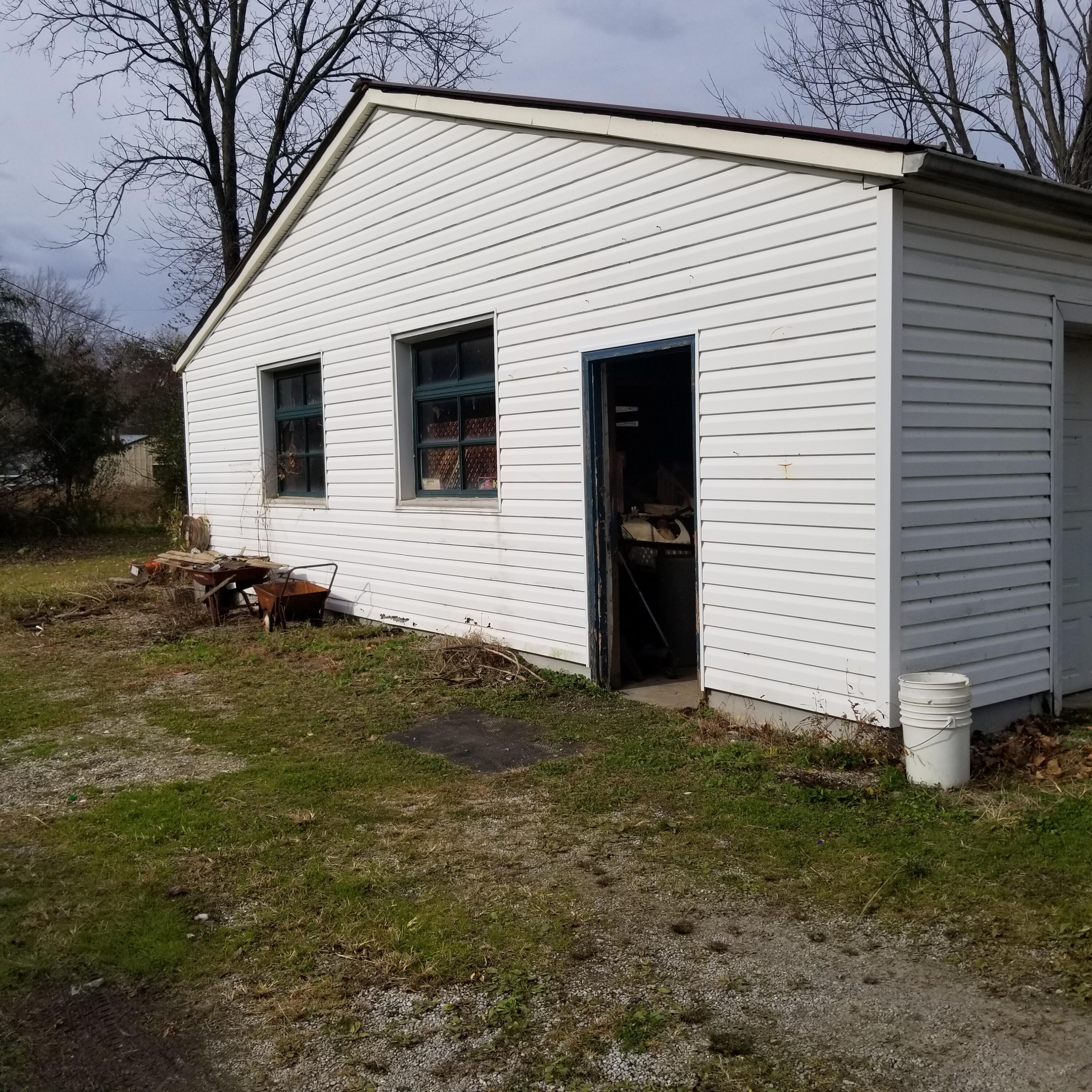 9017 North Wilderness Road Mount Vernon, KY 40456 - Photo 5 of 39 20211111_135043