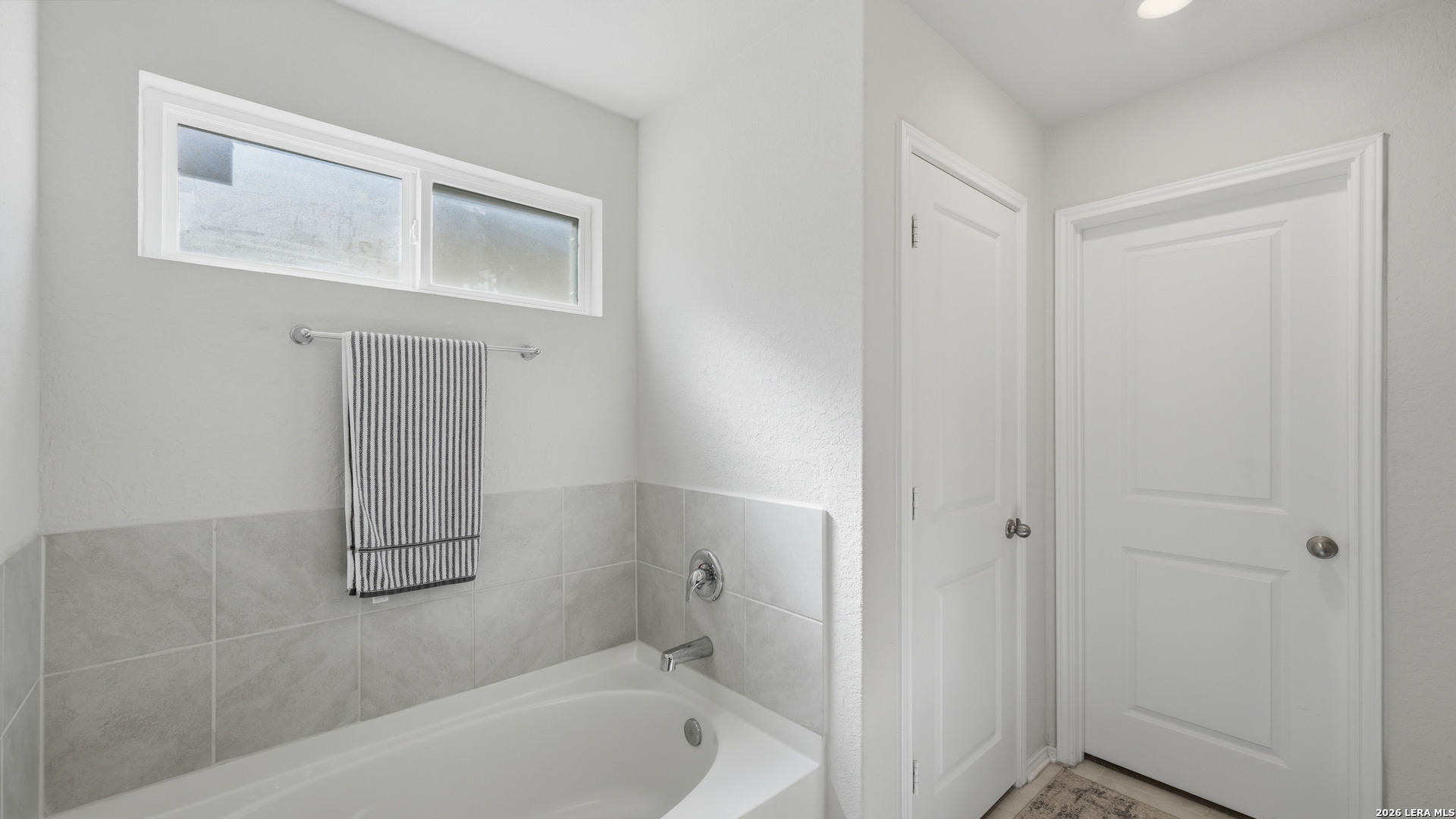 3649 Copper Bulverde, TX 78163 - Photo 23 of 45 a bathroom with a bathtub